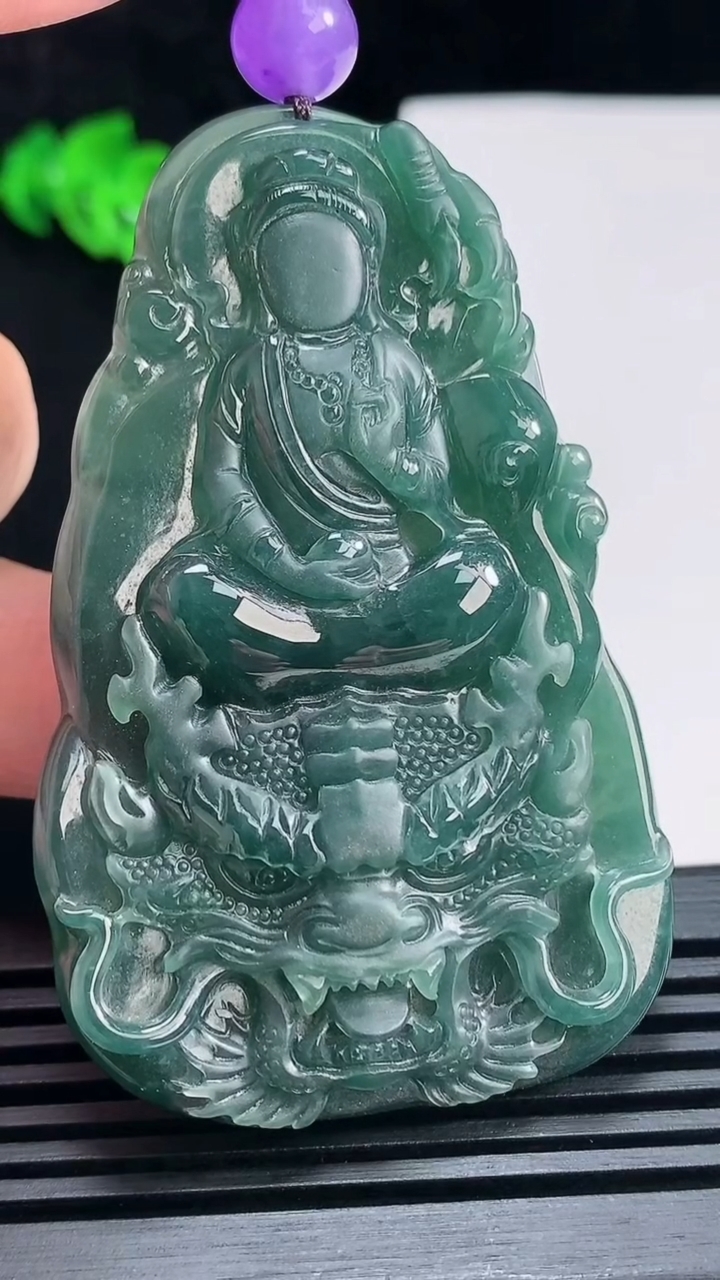 天然A货翡翠御龙观音吊坠，尺寸66-41-8 重:35.53g  h635
6月29日