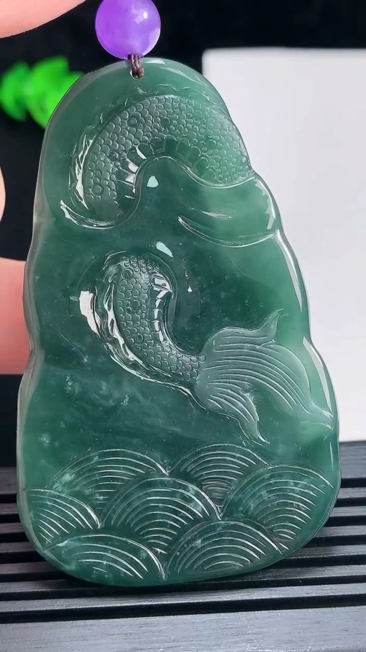 天然A货翡翠御龙观音吊坠，尺寸66-41-8 重:35.53g  h635
6月29日