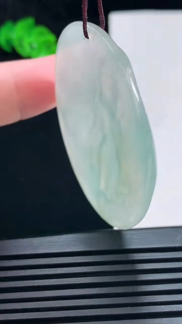 天然A货翡翠文殊菩萨吊坠，尺寸52.5-45-4.6 重:21.81g  h1415
6月29日