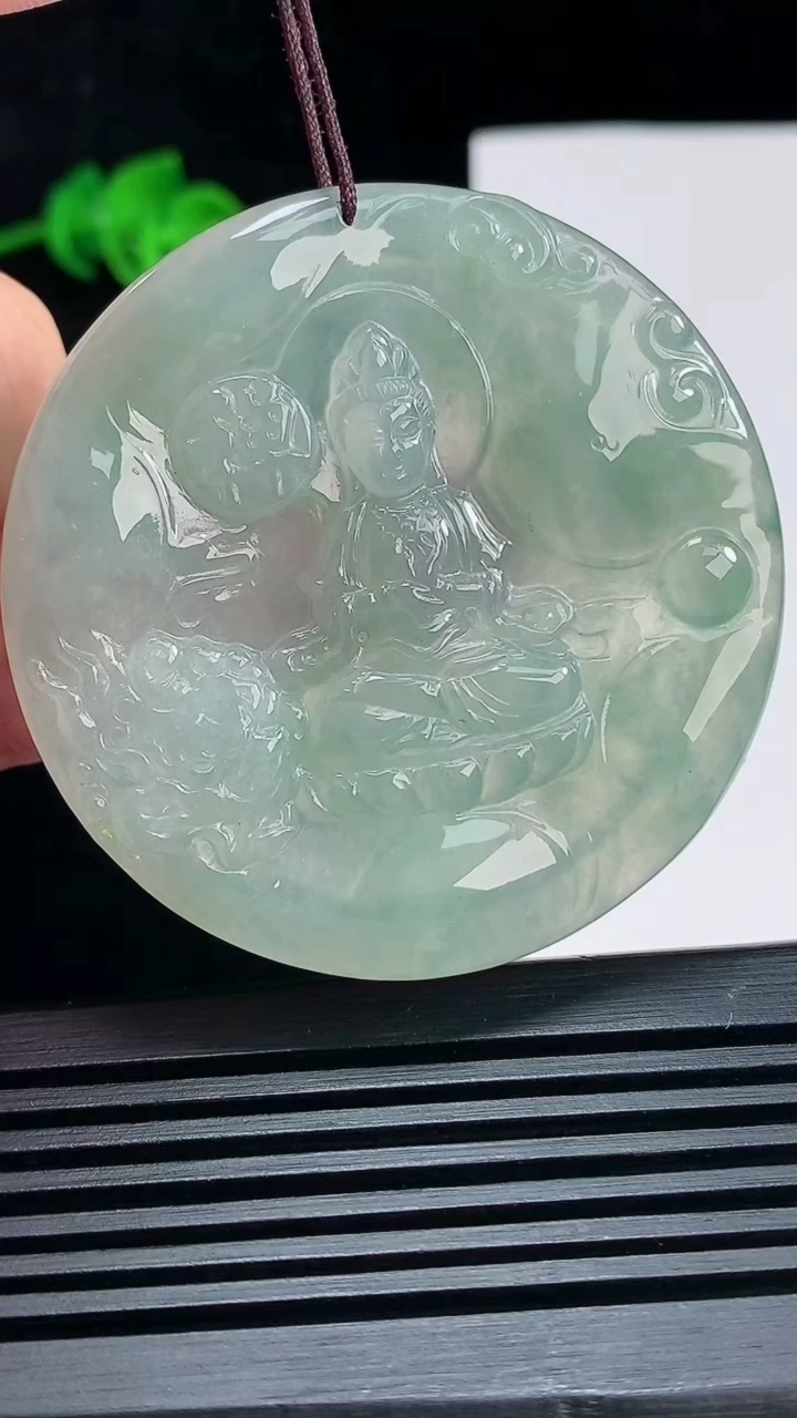 天然A货翡翠文殊菩萨吊坠，尺寸50.2-42.8-4.5 重:20.14g  h1415
6月29日