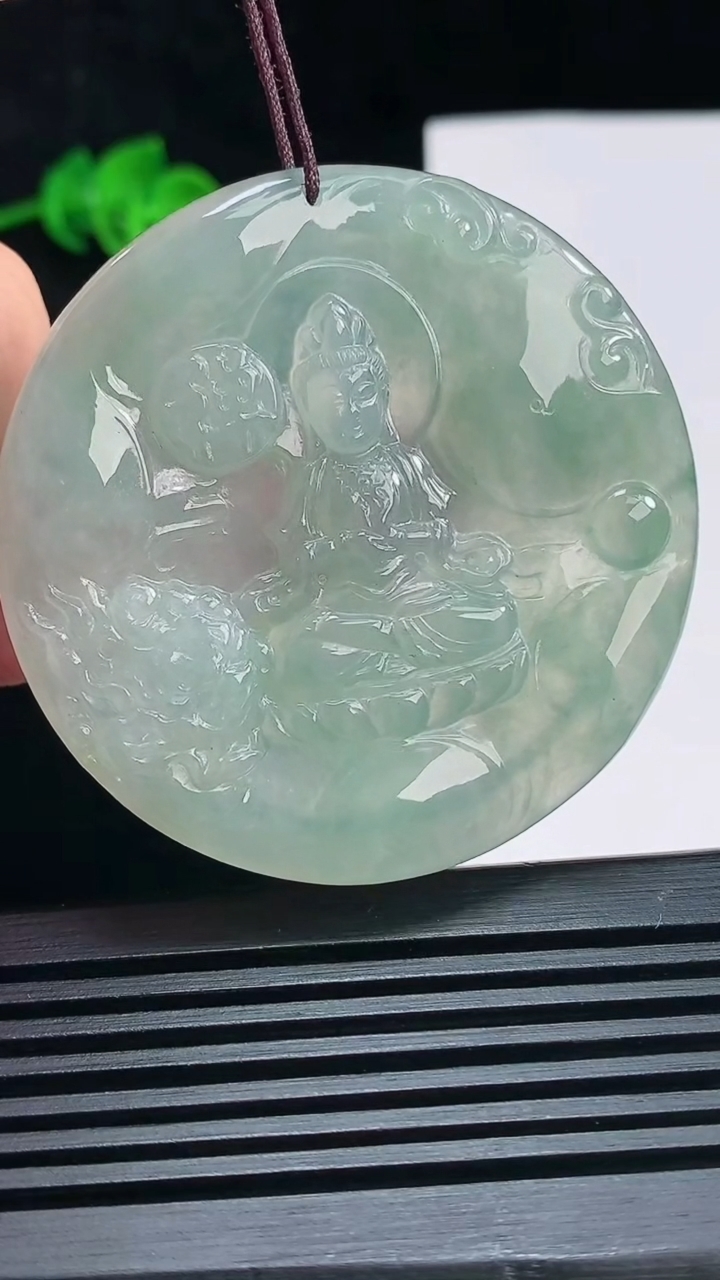 天然A货翡翠文殊菩萨吊坠，尺寸50.2-42.8-4.5 重:20.14g  h1415
6月29日