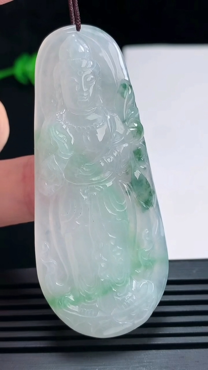 天然A货翡翠大势至菩萨吊坠，尺寸69-30-6 重:27.23
6月29日