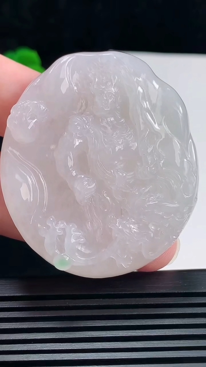 天然A货翡翠御龙不动明王吊坠，尺寸52-45-9 重量:43.60g H30
6月30日