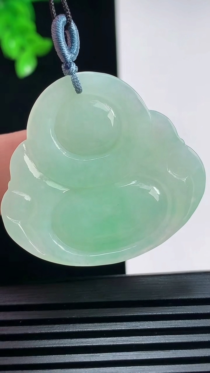 天然A货翡翠佛公吊坠，尺寸34-38-5.8 重量:12.42g
6月30日