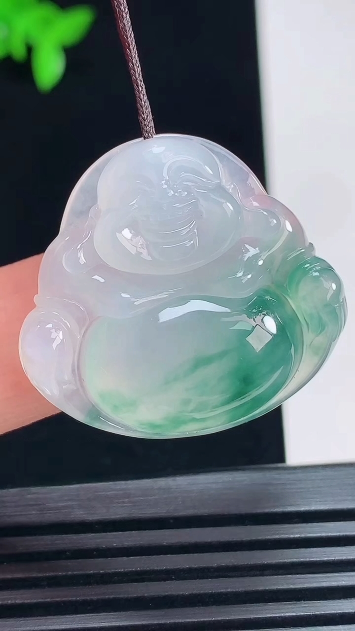 天然A货翡翠种飘花佛公吊坠，尺寸28-30-6.2 重量:8.10g
6月30日