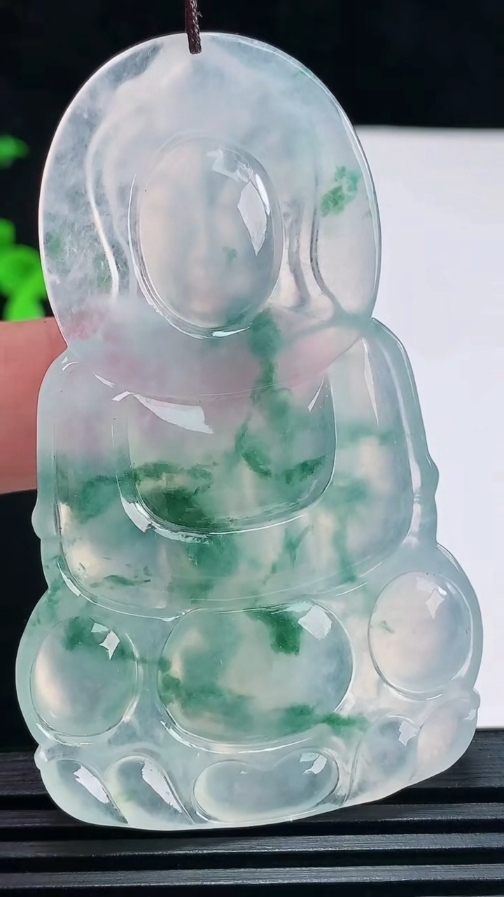 天然A货翡翠种飘花正装观音吊坠，尺寸66.2-40-6 重量:27.06g
6月30日