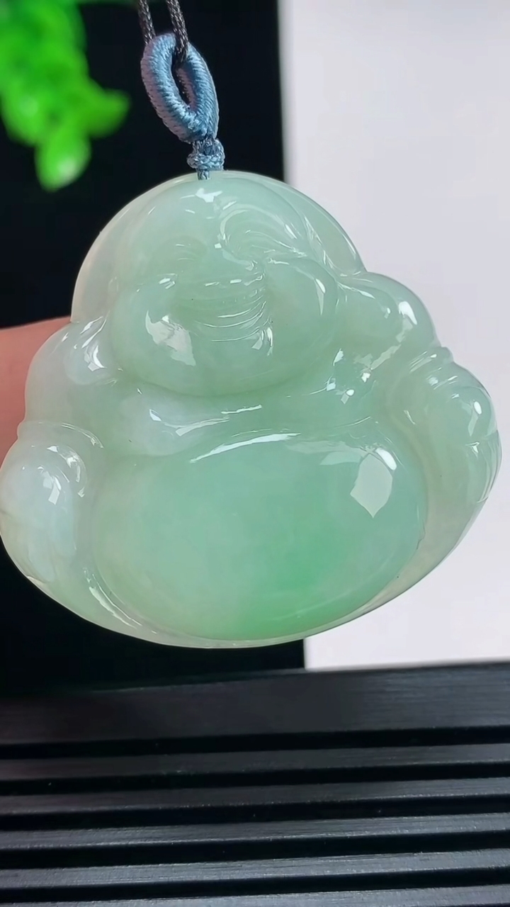 天然A货翡翠佛公吊坠，尺寸34-38-5.8 重量:12.42g
6月30日