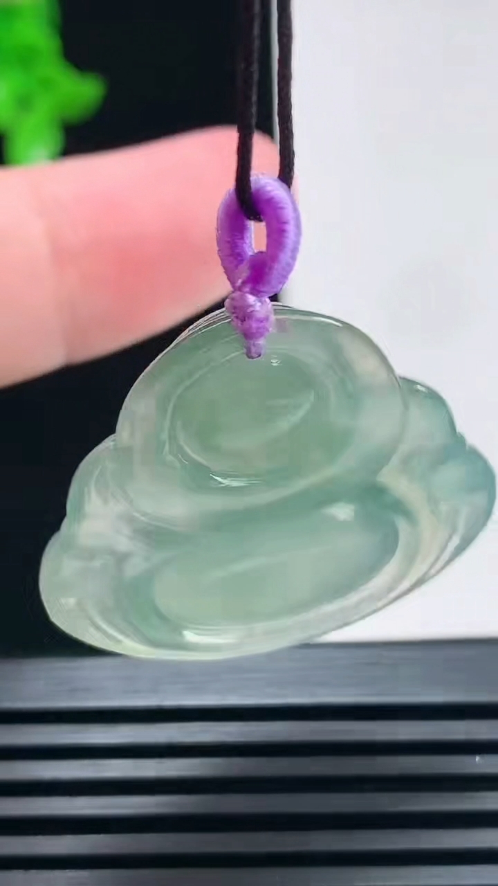 天然A货翡翠佛公吊坠，尺寸29.5-31.5-5.5 重量:8.00g
6月30日