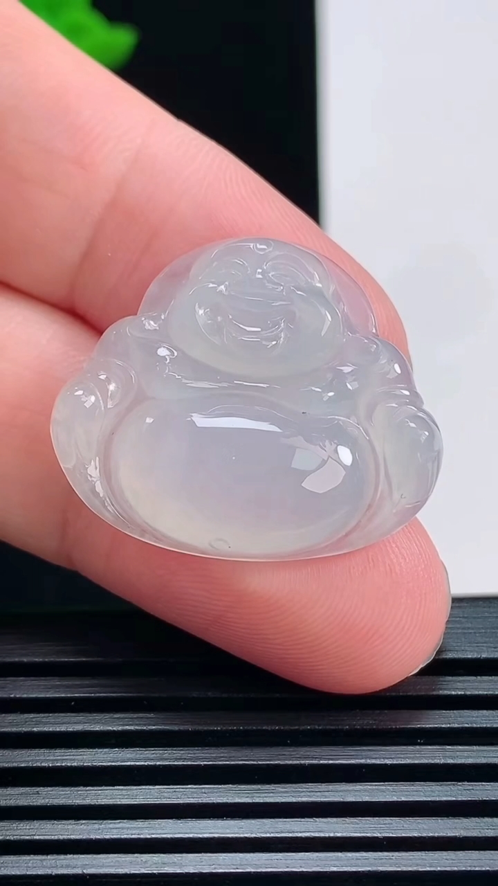 天然A货翡翠佛公吊坠，尺寸23.5-28-5.5 重量:5.30g
6月30日