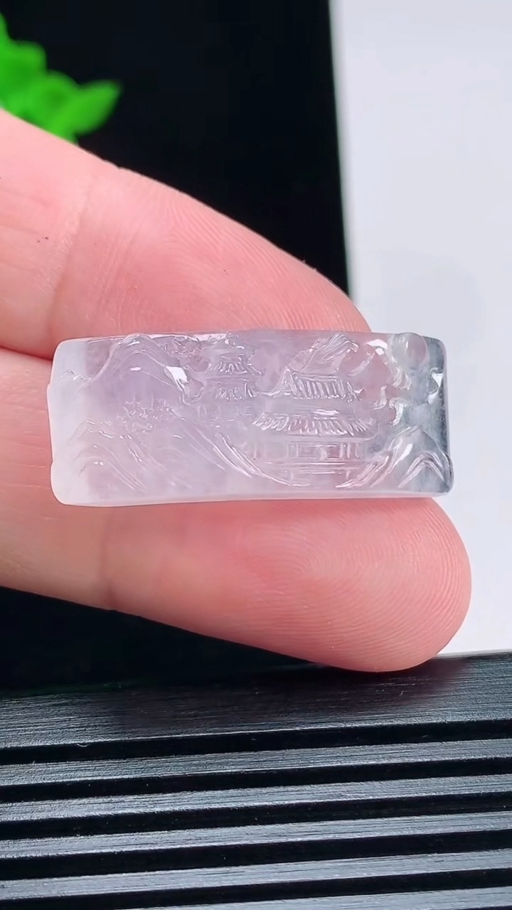 天然A货翡翠山水牌手牌，尺寸31-12-8 重量:5.66g
6月30日