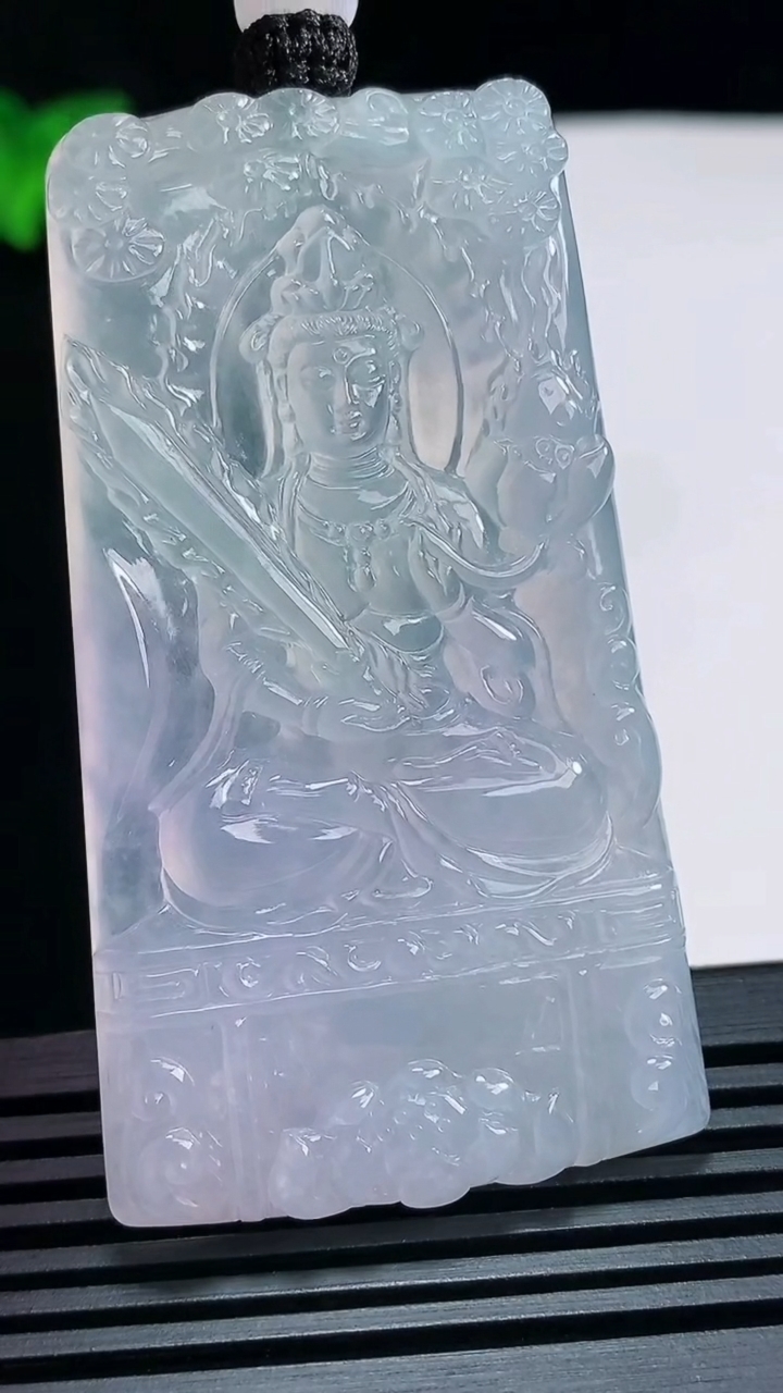 天然A货翡翠种紫罗兰虚空藏菩萨吊坠，尺寸63-35.5-5.8 重量:37.57g
6月30日