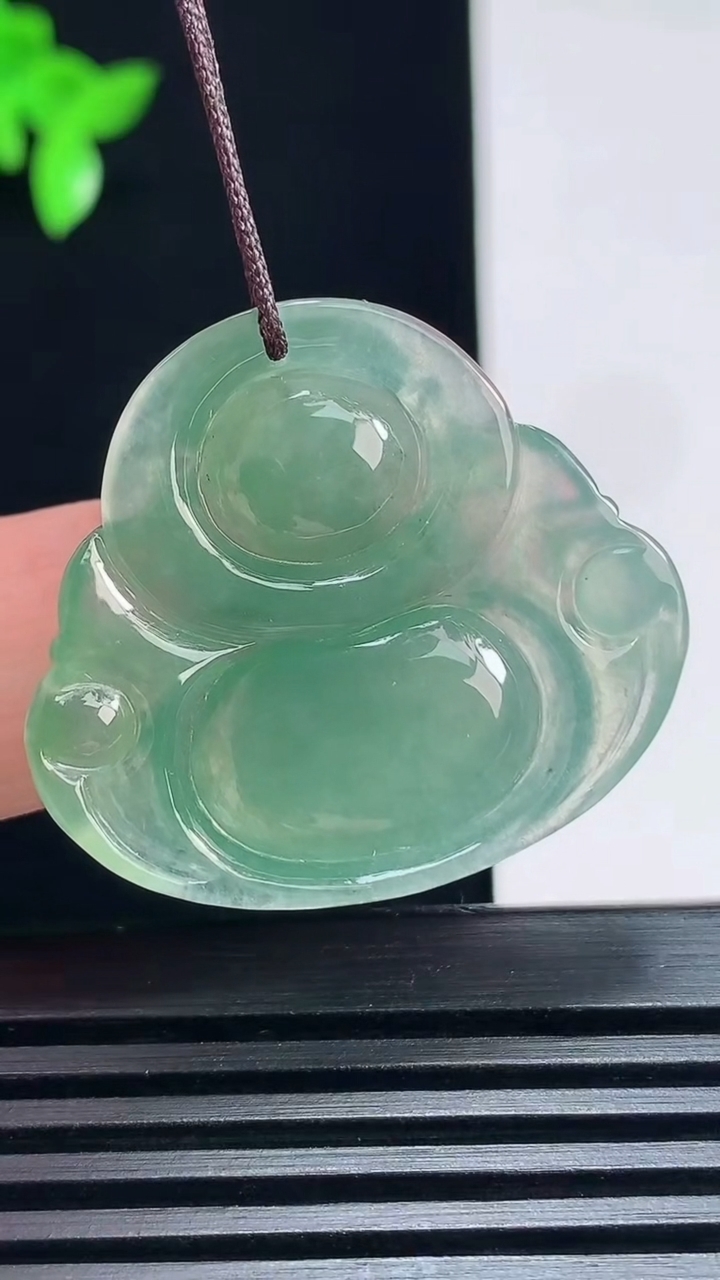 天然A货翡翠佛公吊坠，尺寸29-32.6-6 重量:9.00g
6月30日