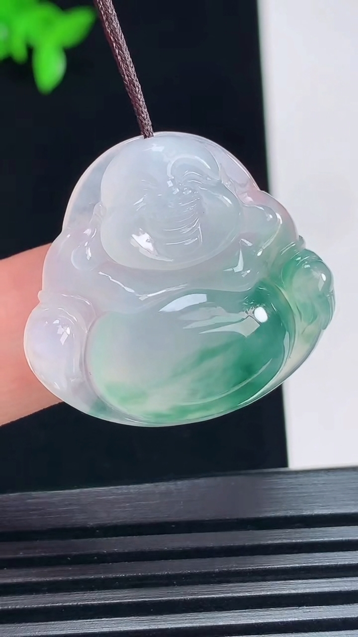 天然A货翡翠种飘花佛公吊坠，尺寸28-30-6.2 重量:8.10g
6月30日
