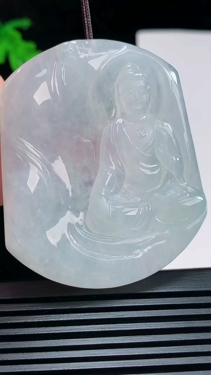 天然A货翡翠阿弥陀佛吊坠，尺寸54.5-46.5-6 重量:31.97g
6月30日