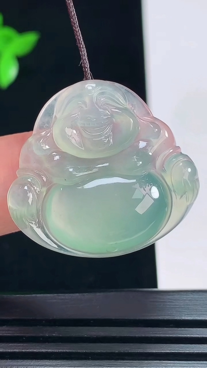 天然A货翡翠佛公吊坠，尺寸26.5-29-5.2 重量:6.11g
6月30日