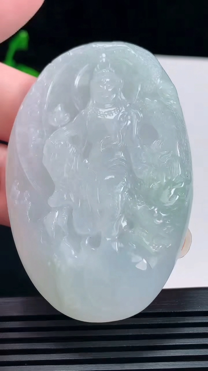 天然A货翡翠祥龙观音吊坠，尺寸68.5-44-10.6 重量:66.16g H30
6月30日