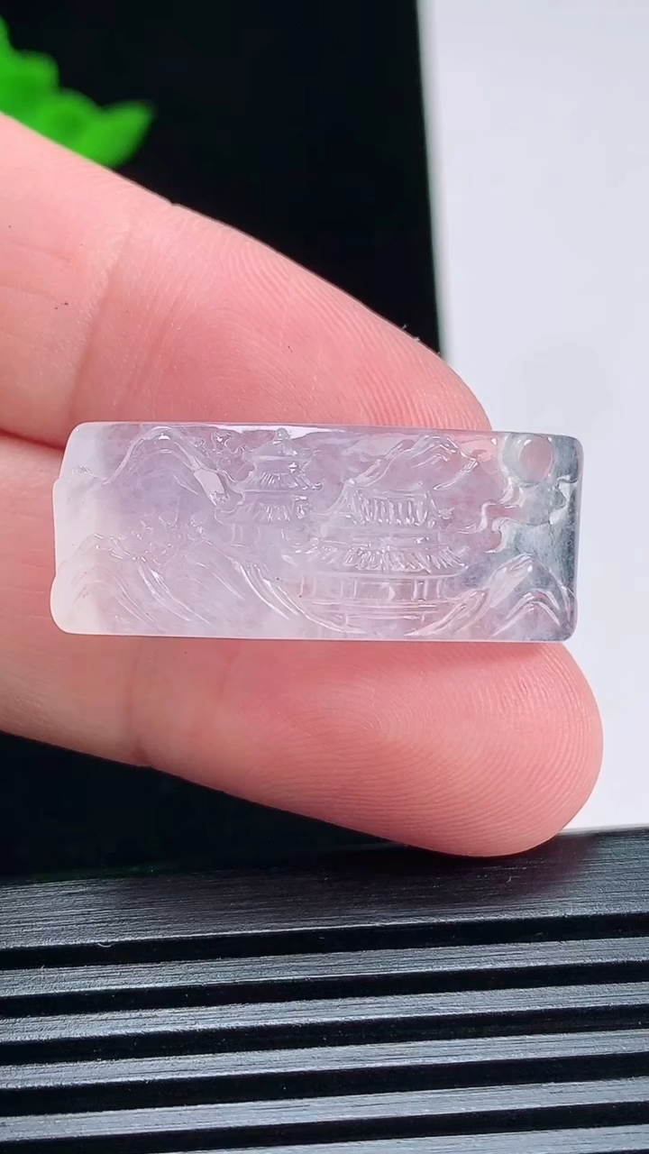 天然A货翡翠山水牌手牌，尺寸31-12-8 重量:5.66g
6月30日