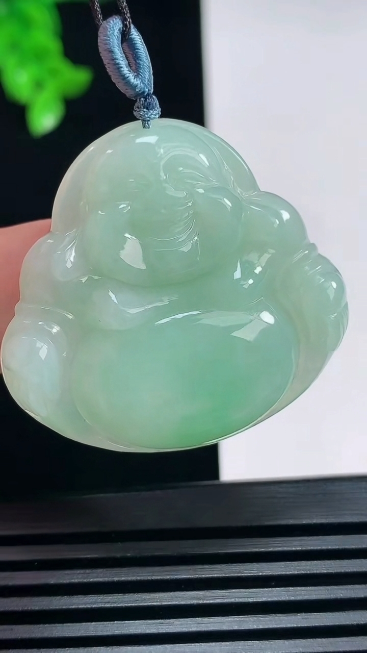 天然A货翡翠佛公吊坠，尺寸34-38-5.8 重量:12.42g
6月30日