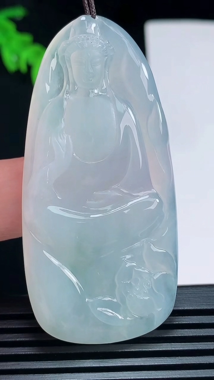 天然A货翡翠素衣观音吊坠，尺寸61.6-30-5 重量:20.57g
6月30日