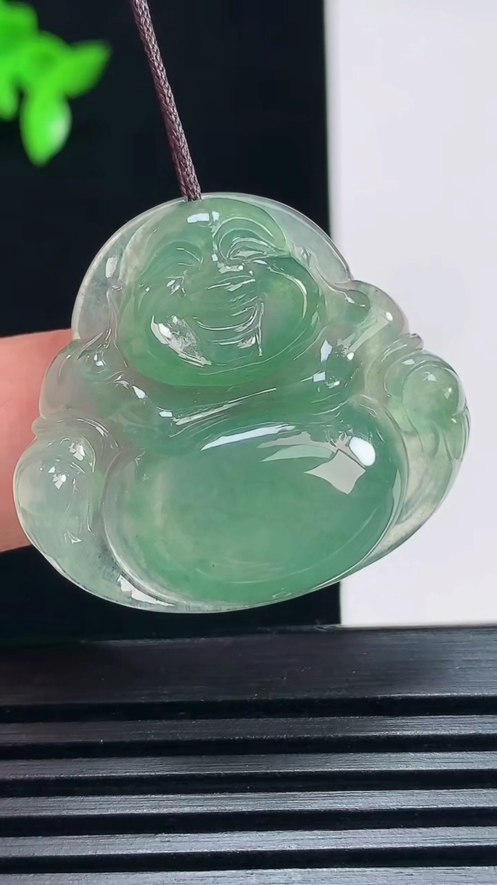 天然A货翡翠佛公吊坠，尺寸29-32.6-6 重量:9.00g
6月30日