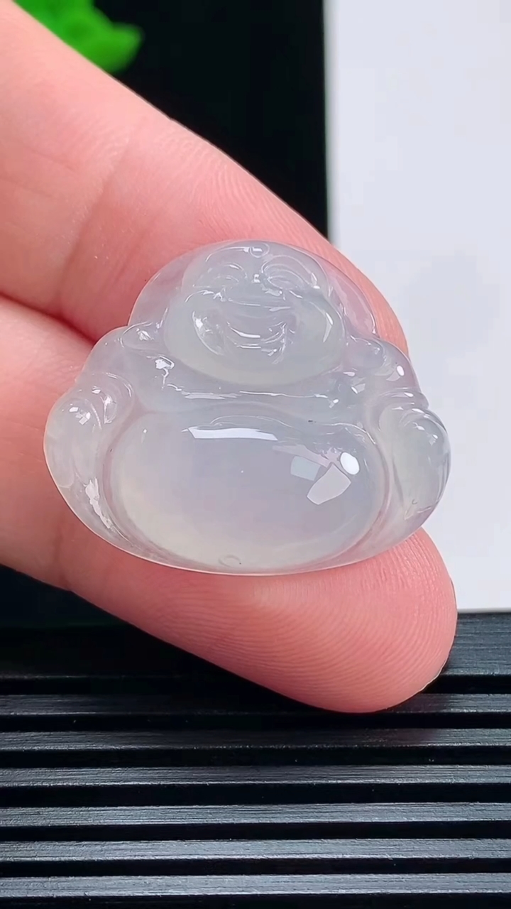 天然A货翡翠佛公吊坠，尺寸23.5-28-5.5 重量:5.30g
6月30日