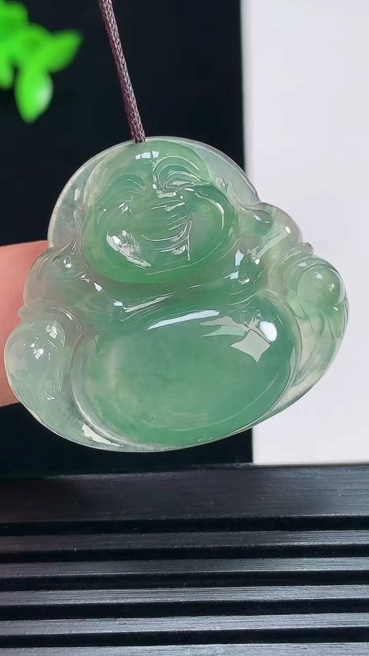 天然A货翡翠佛公吊坠，尺寸29-32.6-6 重量:9.00g
6月30日