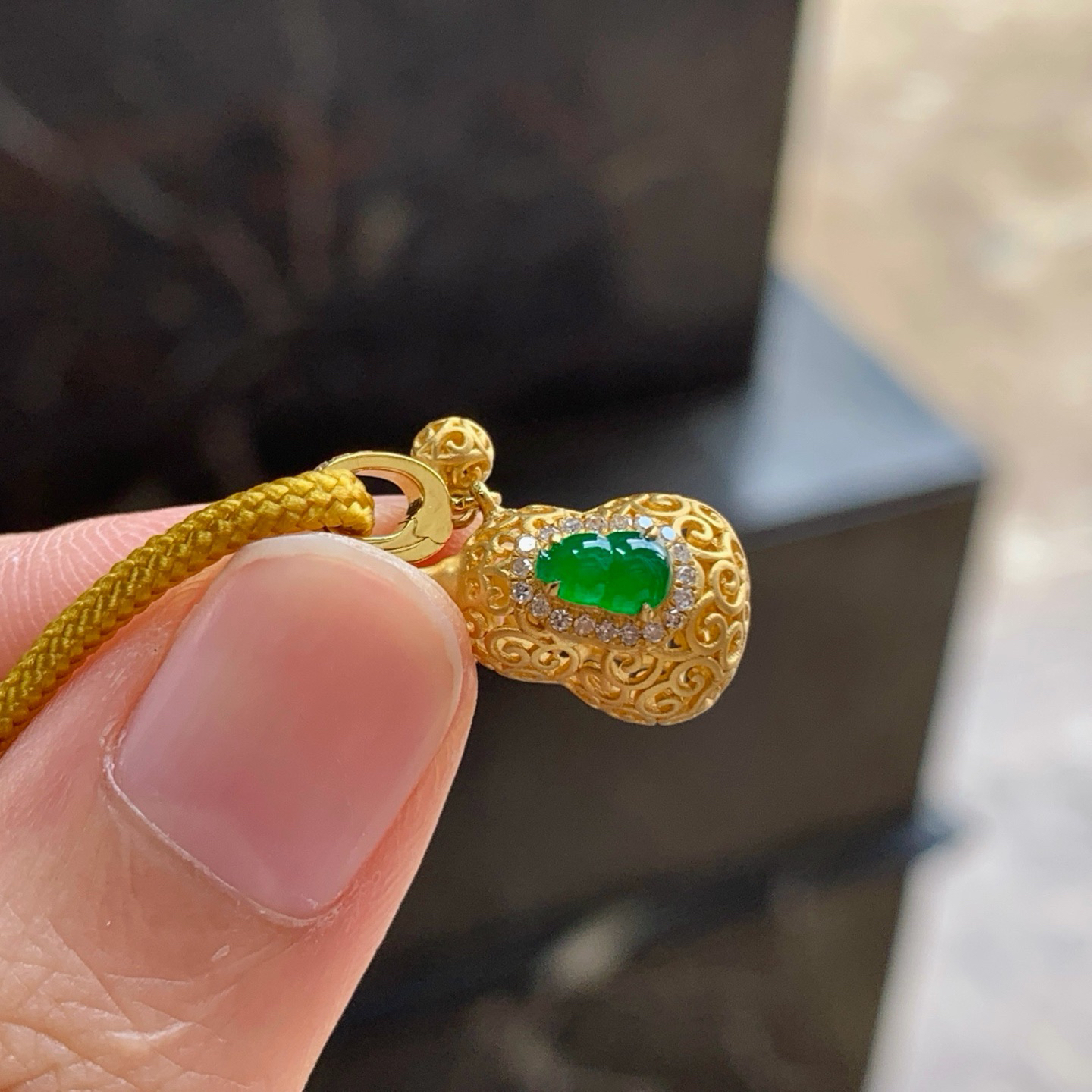 金镶嵌冰绿葫芦吊坠^_^鲜艳