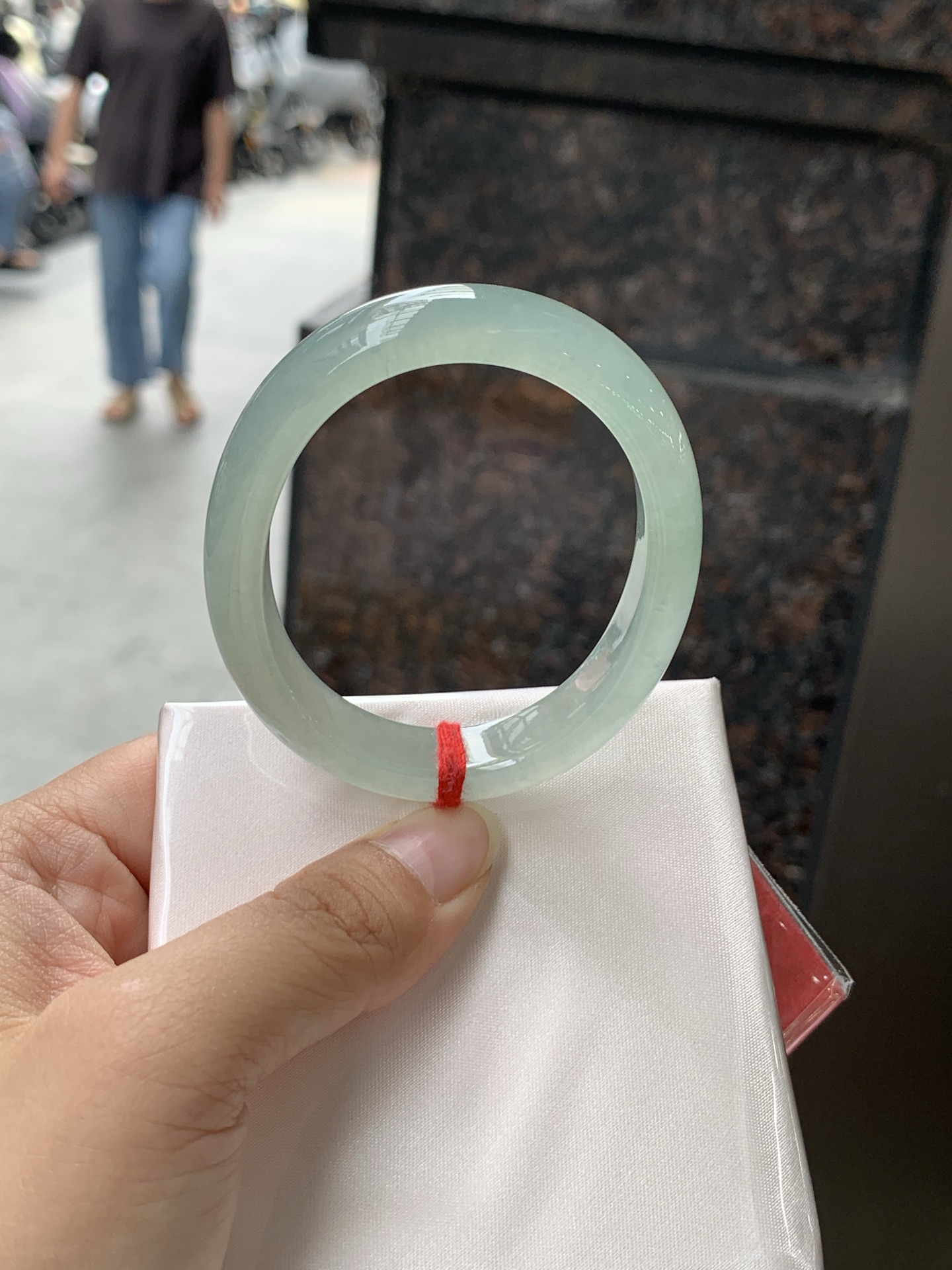 冰晴贵妃 0531-N863 打灯细纹，不影响，底妆冰透，清爽耐看的均匀晴底，夏季美好的冰凉感，时而晴而晴蓝，随光线变化如梦如幻