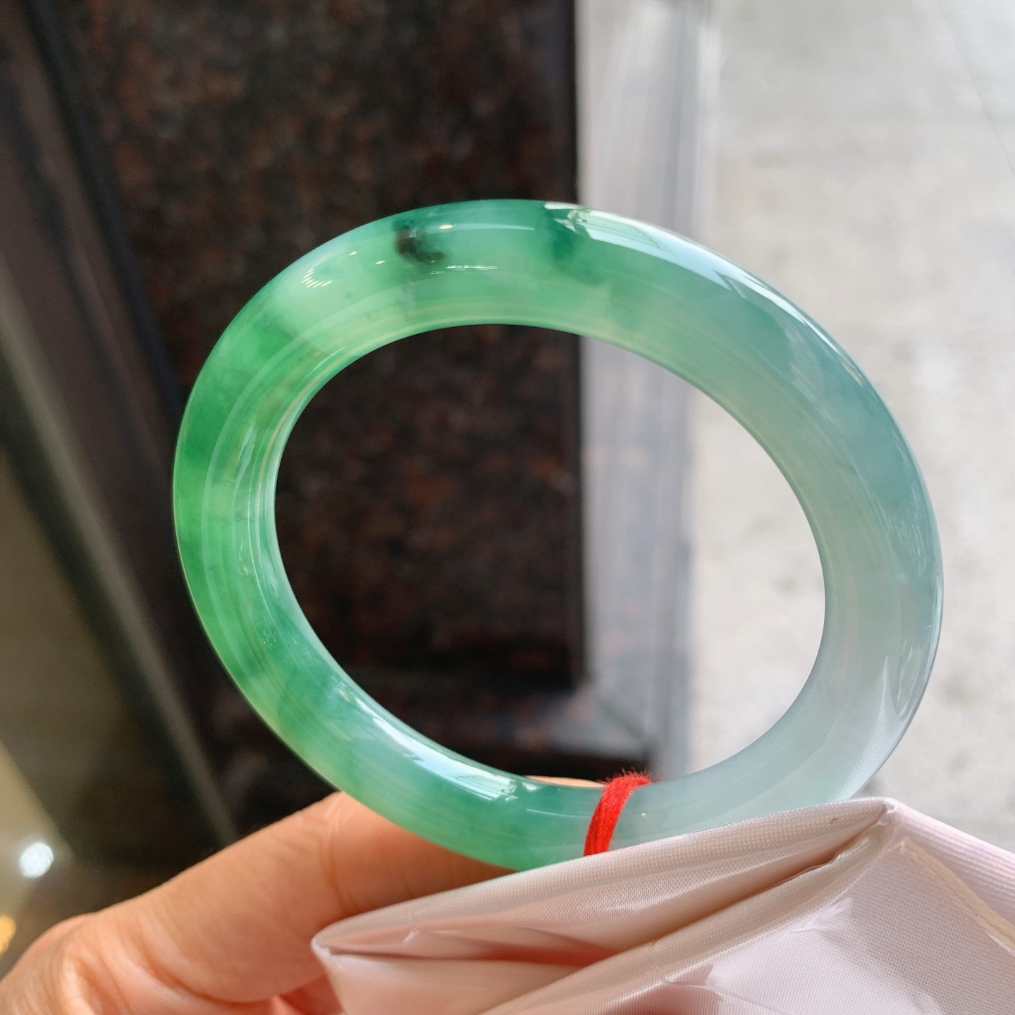 圆条冰飘花 微细纹 尺寸：55/9.6/10 细腻