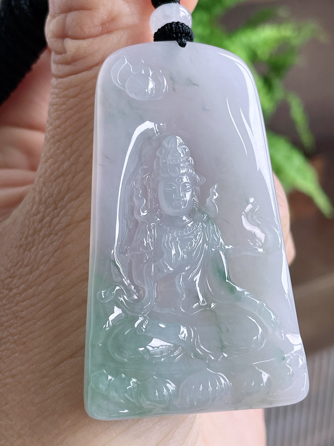 糯冰飘花观音牌吊坠 说明 缅料 无裂 性比高 尺寸 57.2-34.2-5.2 重量 29克