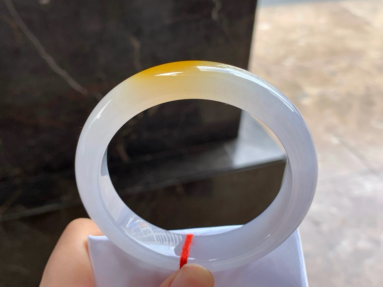 57-13.5–8.7
黄翡手镯^_^玉质温润 细腻