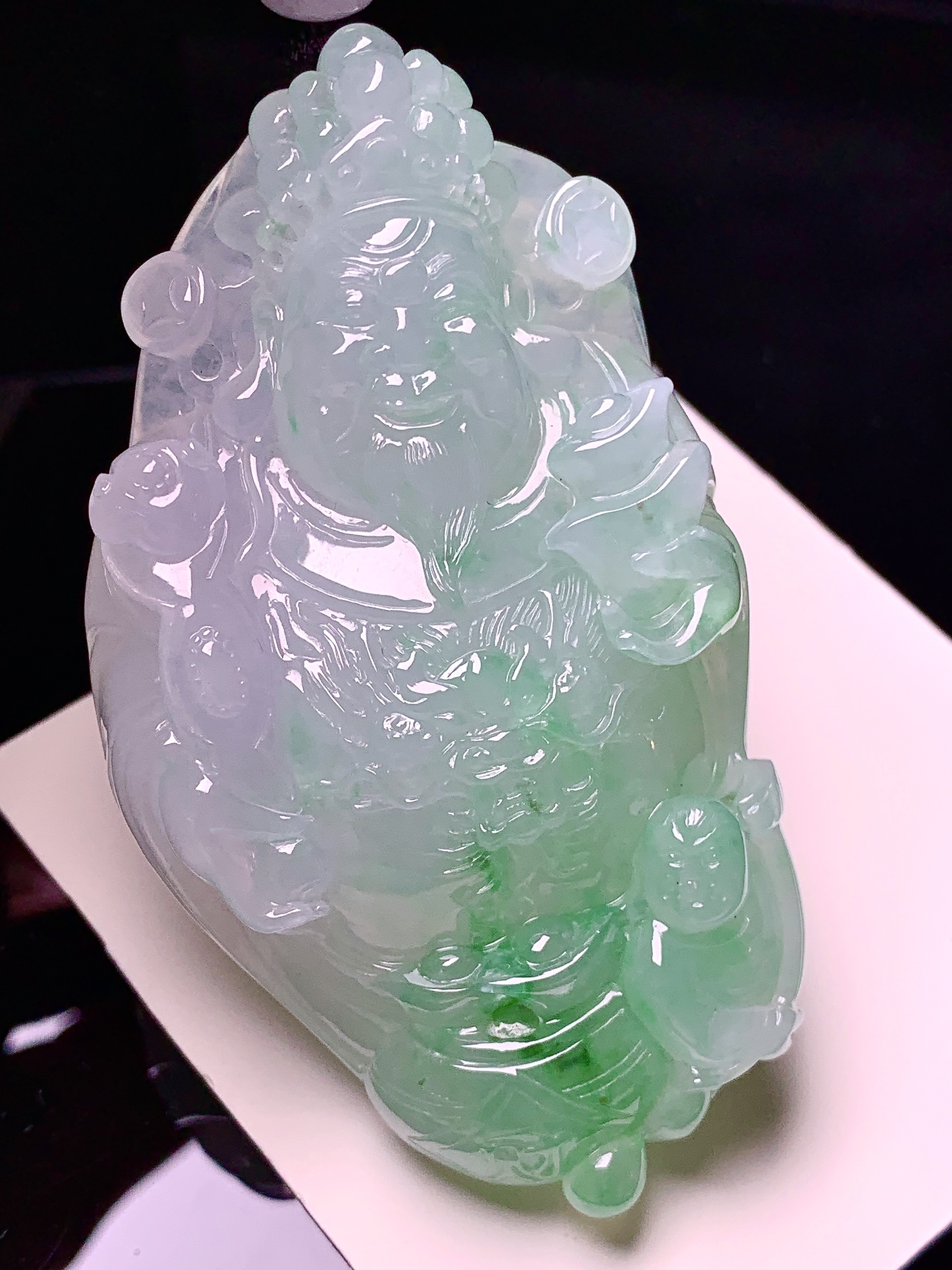 飘绿财神吊坠 玉质细腻 色泽艳丽清新 水润亮眼 整体尺寸73*41.5*13 a5