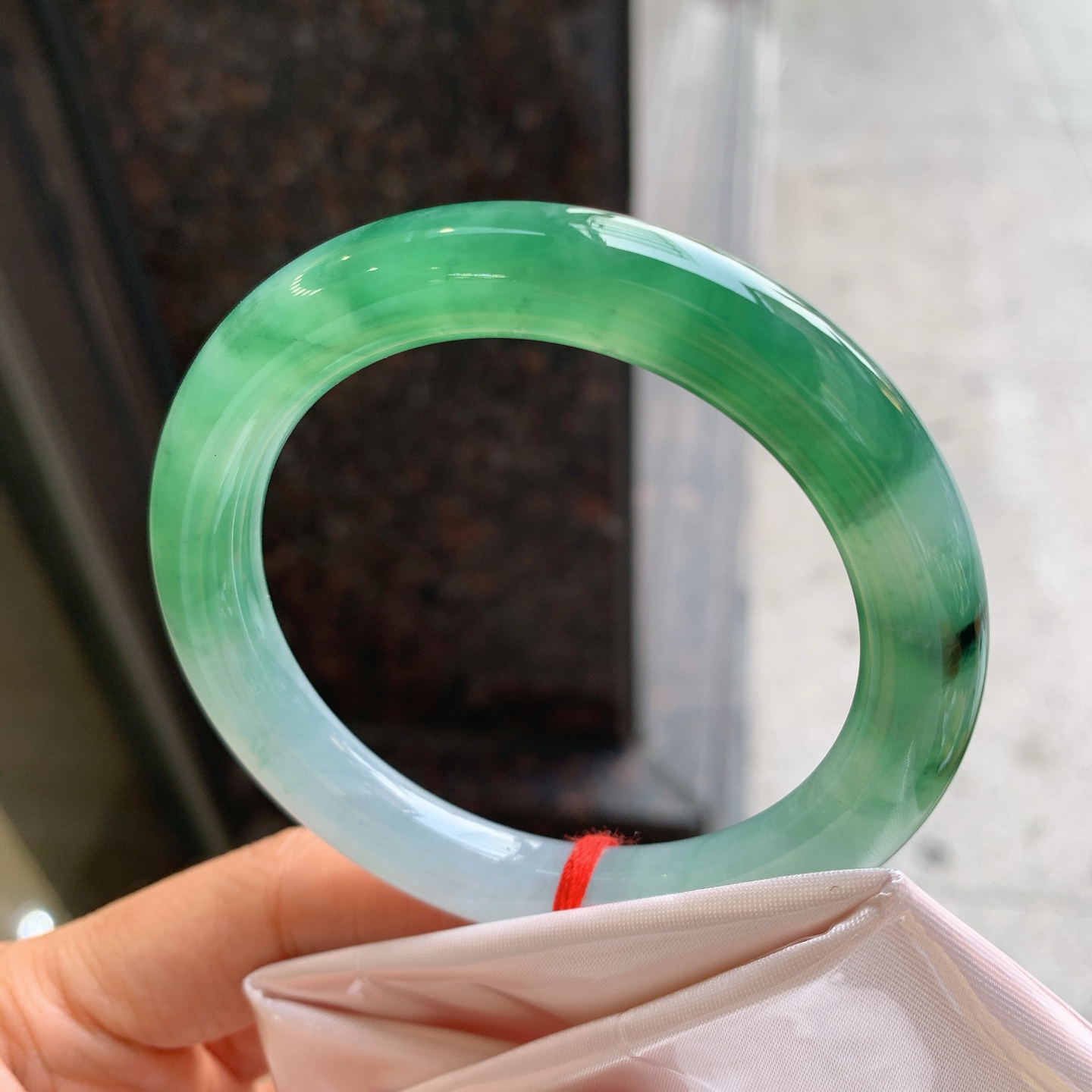 圆条冰飘花 微细纹 尺寸：55/9.6/10 细腻