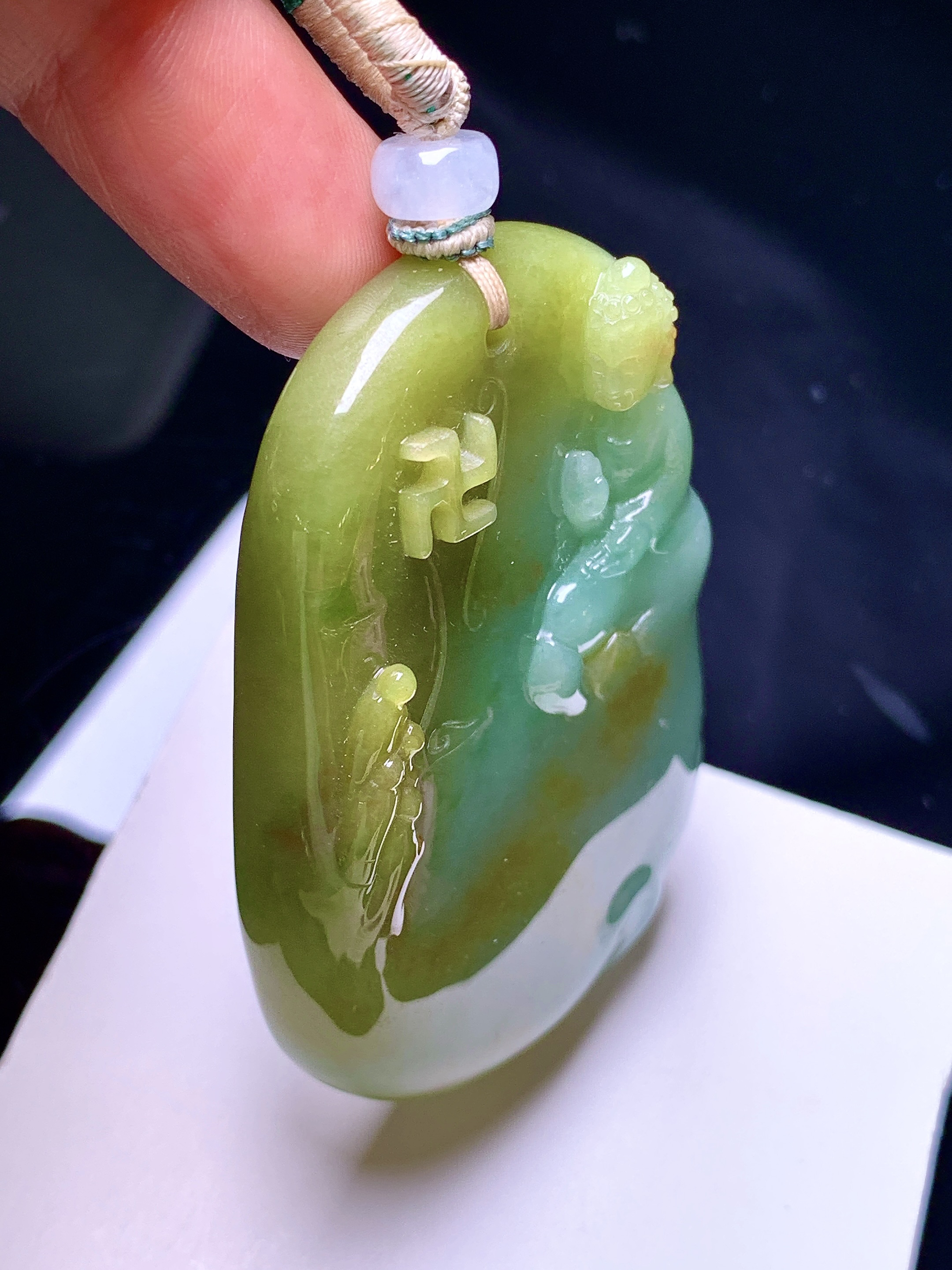 黄绿翡如来佛祖吊坠 玉质细腻 色泽艳丽清新 水润亮眼 整体尺寸59.6*41*11.2 a2