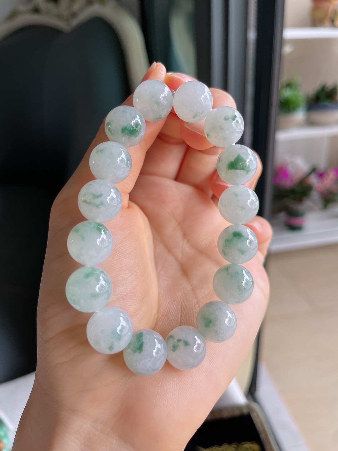 天然翡翠A货，冰飘花手串，尺寸：12mm。【编3737】
