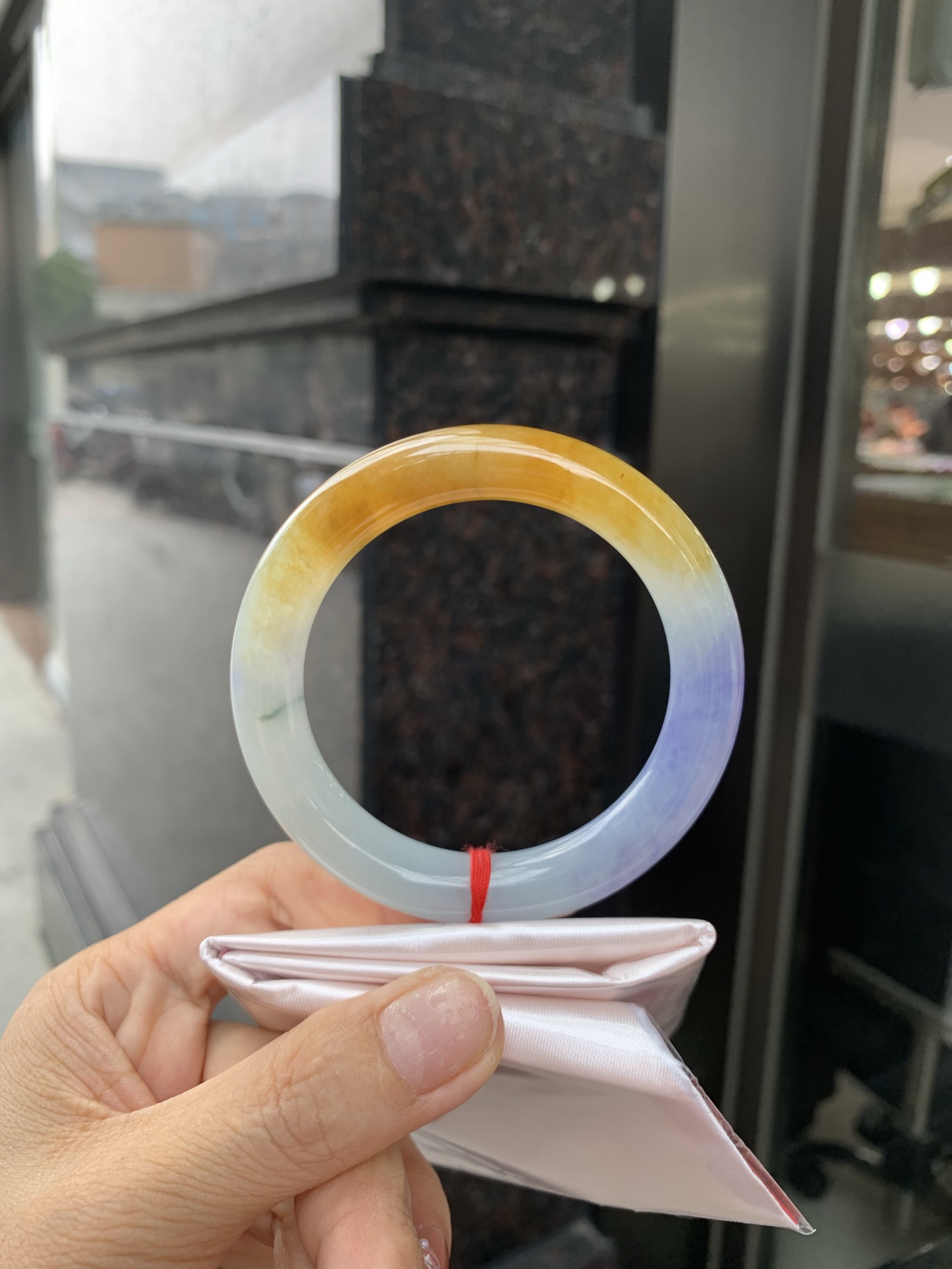 黄加紫福禄圆条 0531-N869 打灯多处细纹，底妆水润细腻，难得一见黄紫双彩福禄特色镯，一眼万年