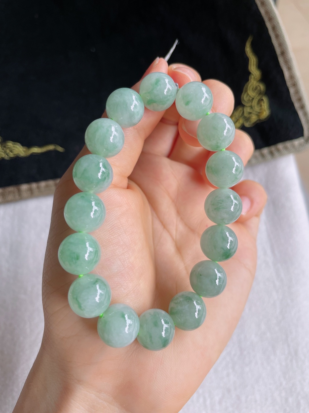 ️，天然翡翠A货，冰飘花手串，尺寸：12mm。【编3739】