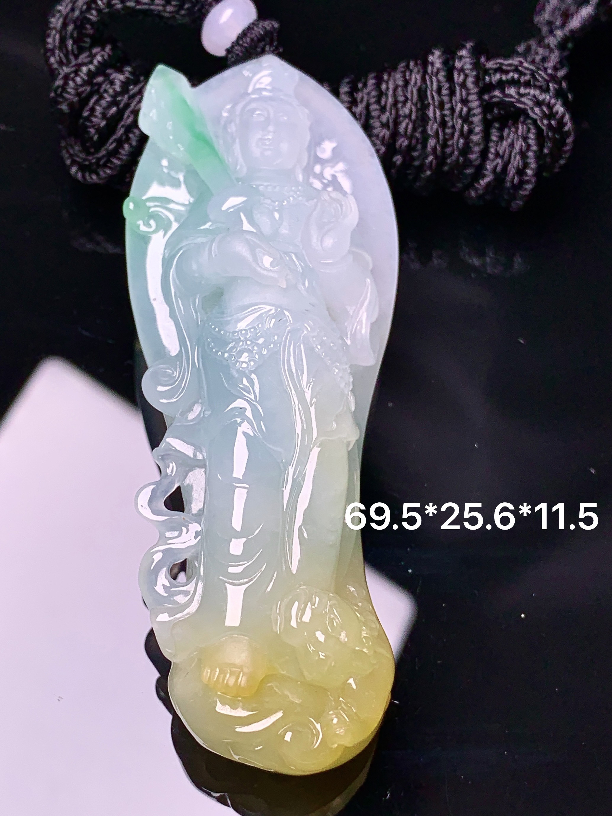 飘黄绿翡度母观音菩萨吊坠 玉质细腻 色泽艳丽清新 水润亮眼 整体尺寸69.5*25.6*11.3 w1