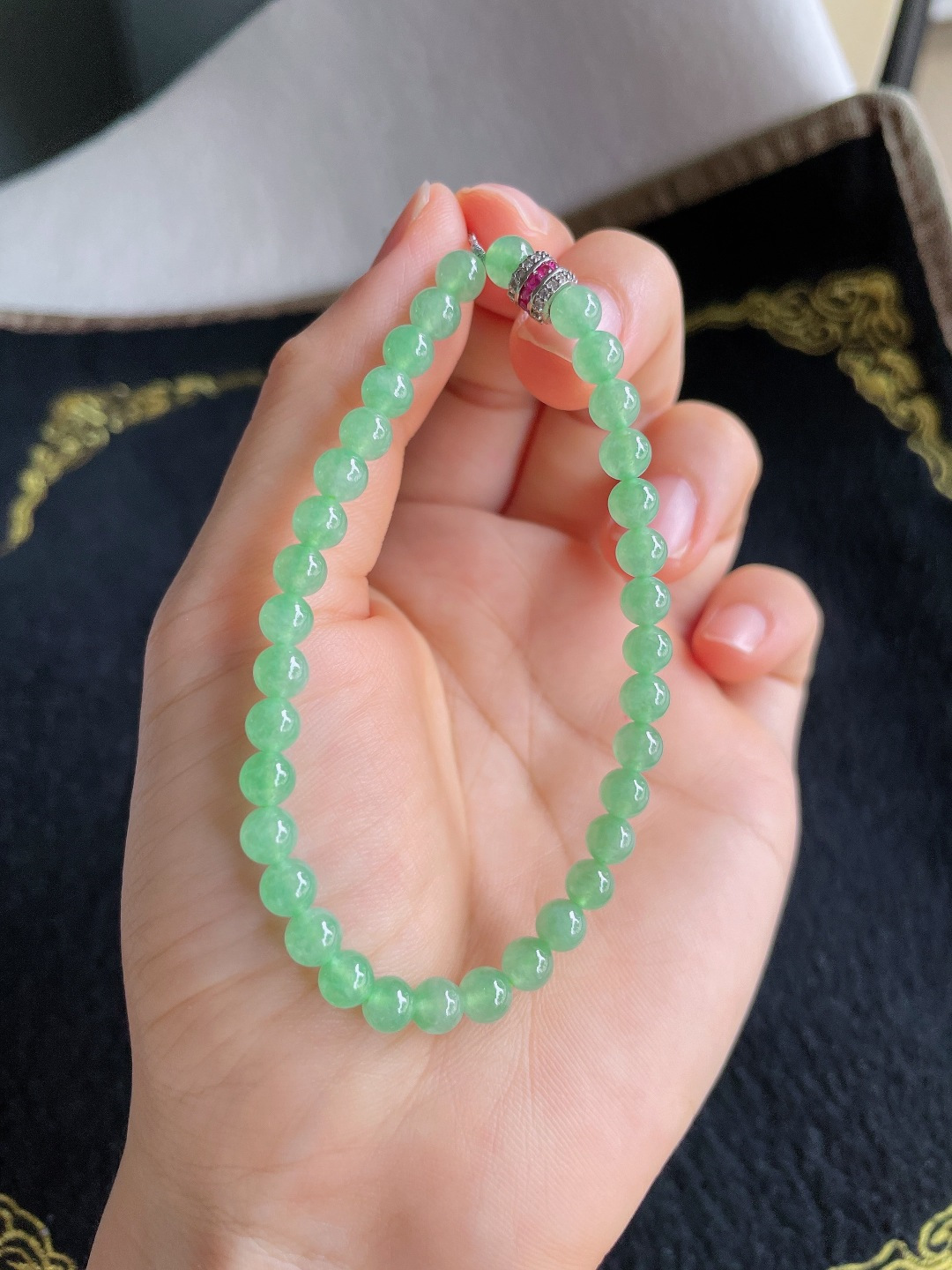 ️，缅甸天然翡翠A货，冰满绿晴绿手串，尺寸：5.2mm。【编3547】