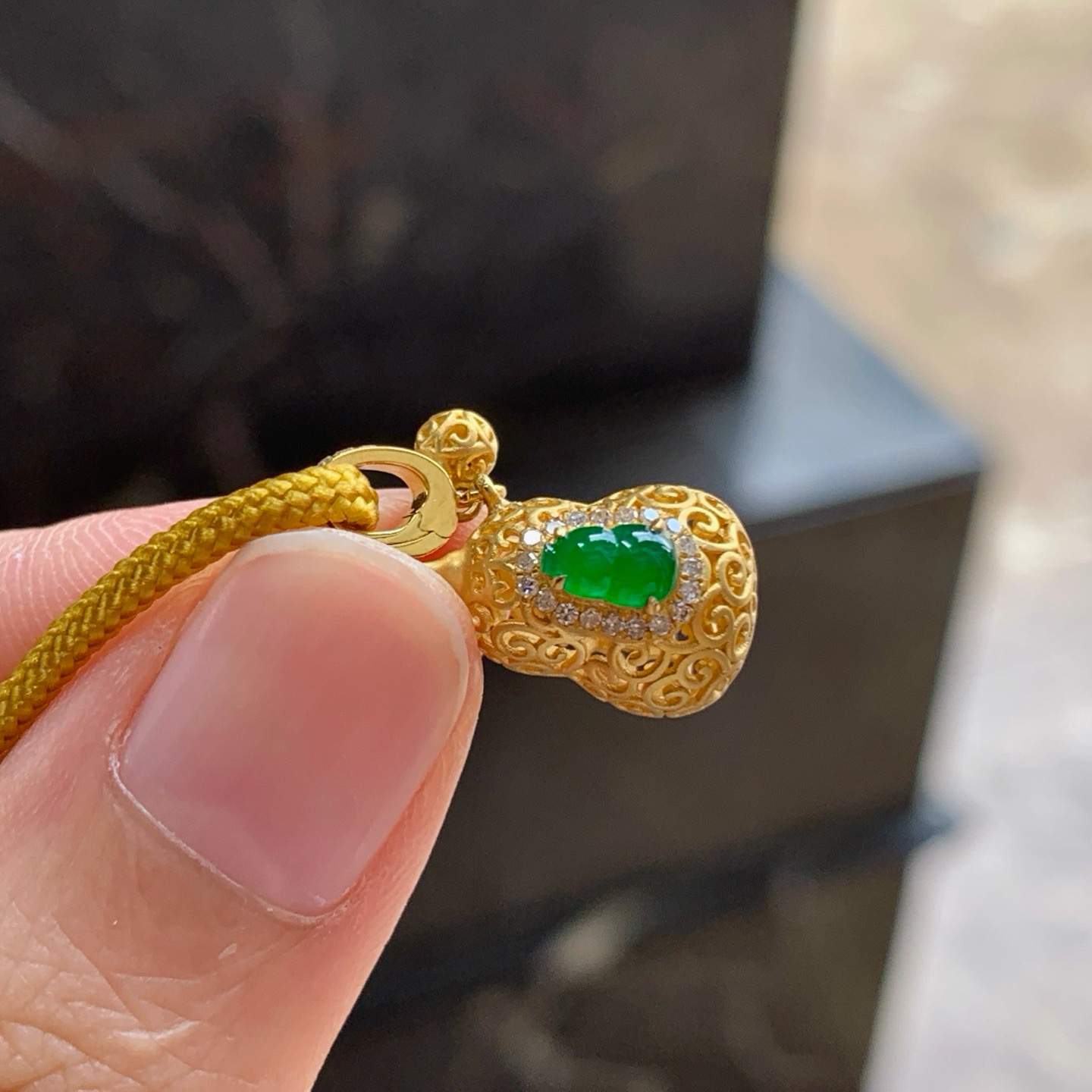 金镶嵌冰绿葫芦吊坠^_^鲜艳