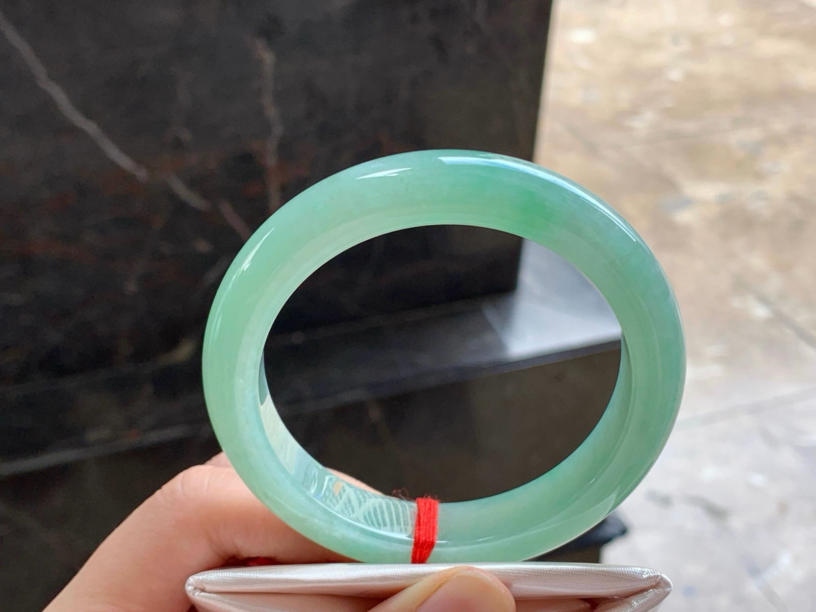 57-11.6-9
晴绿手镯^_^玉质温润