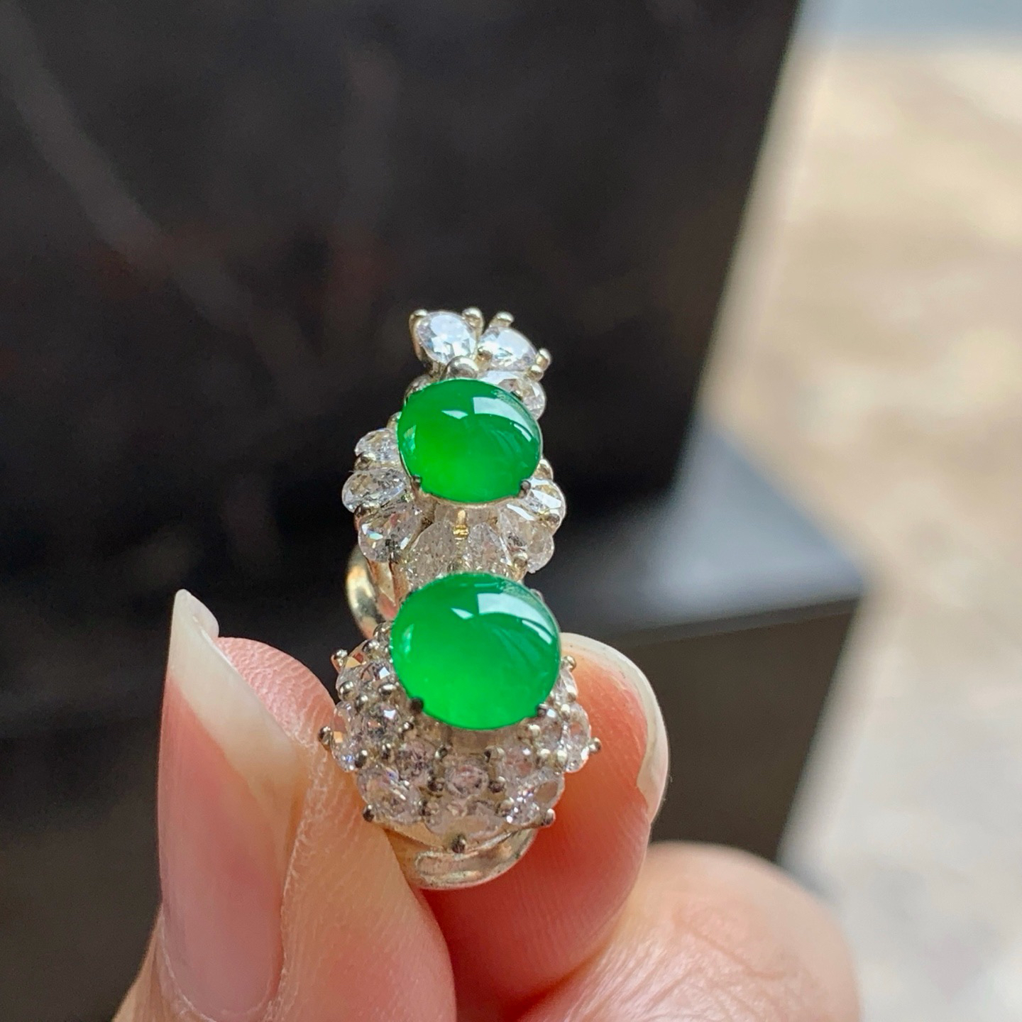 辣绿色戒面^_^鲜艳 铜托 种色好