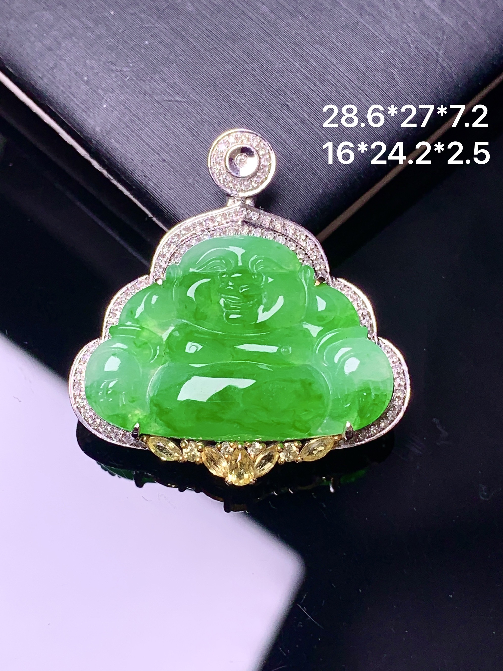 18k金钻镶嵌吊坠 玉质细腻 色泽艳丽清新 水润亮眼 整体尺寸28.6*27*7.2 yz