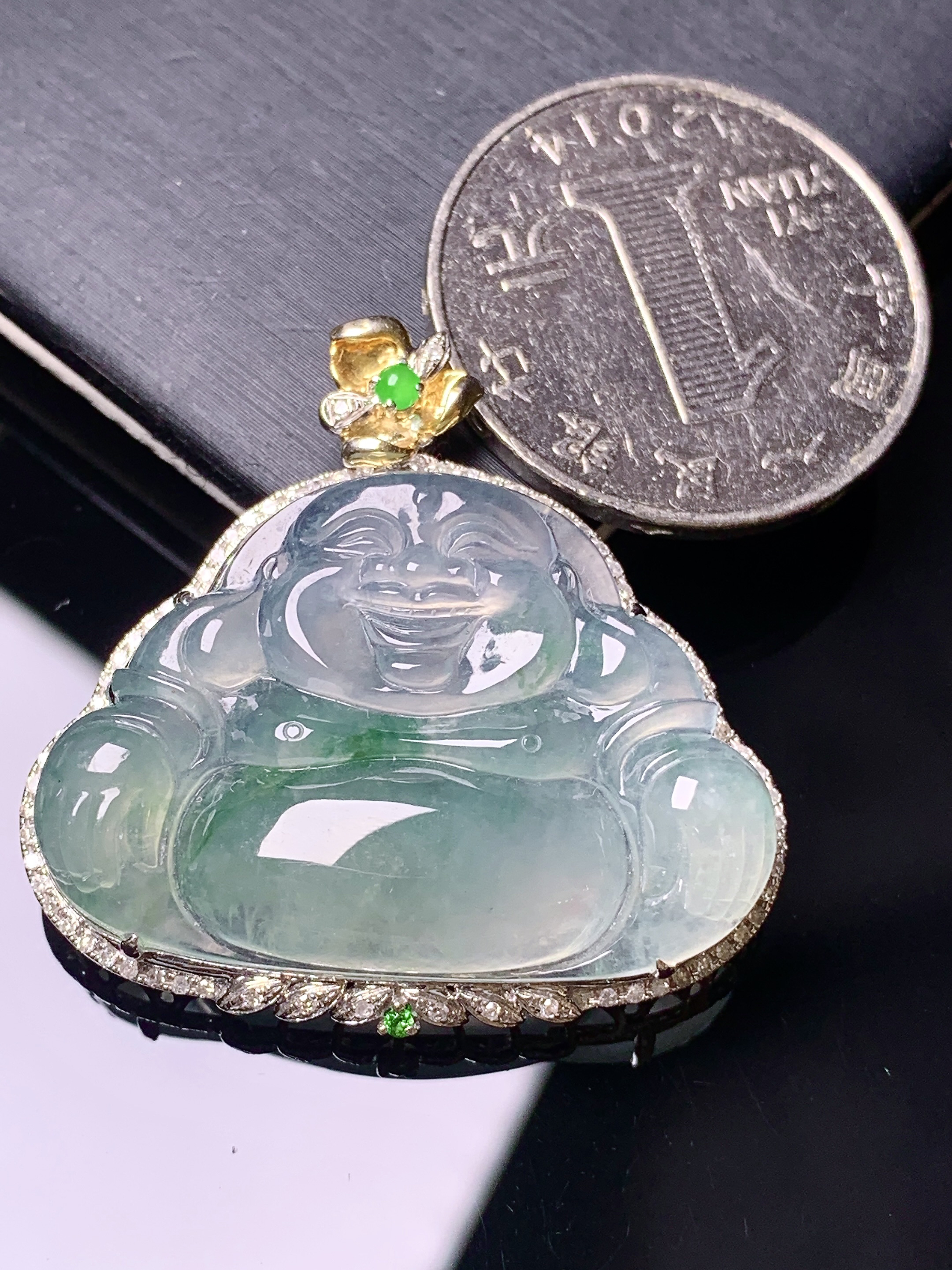 18k金镶嵌冰种佛公吊坠 玉质细腻 色泽艳丽清新 水润亮眼 整体尺寸32.5*33.8*8.5 yz