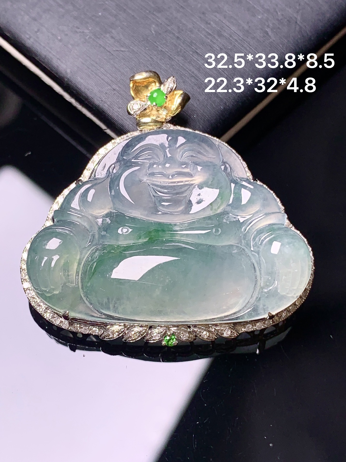 18k金镶嵌冰种佛公吊坠 玉质细腻 色泽艳丽清新 水润亮眼 整体尺寸32.5*33.8*8.5 yz