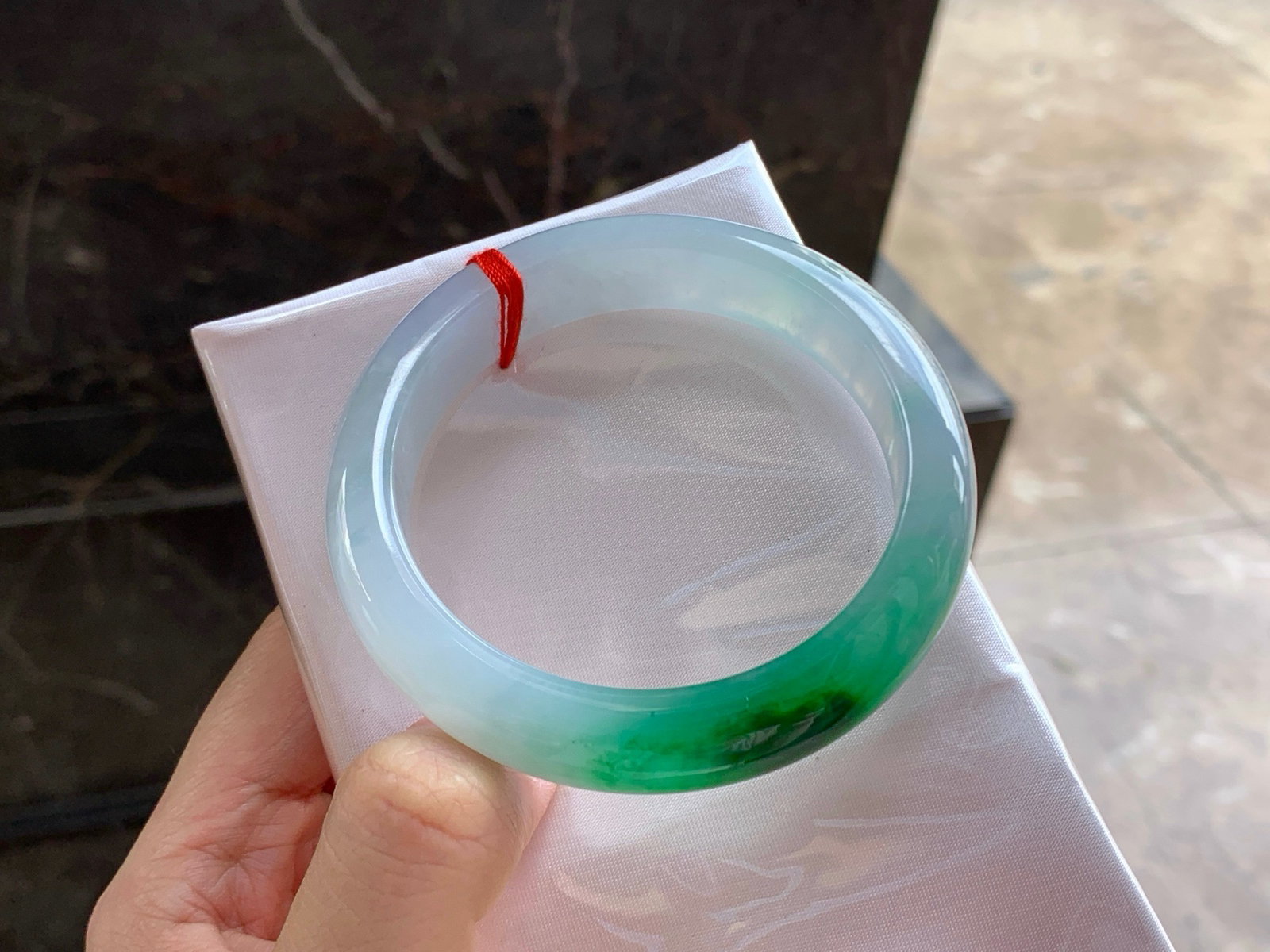 56-13.1-8.6
辣绿色手镯^_^种水足 鲜艳浓郁