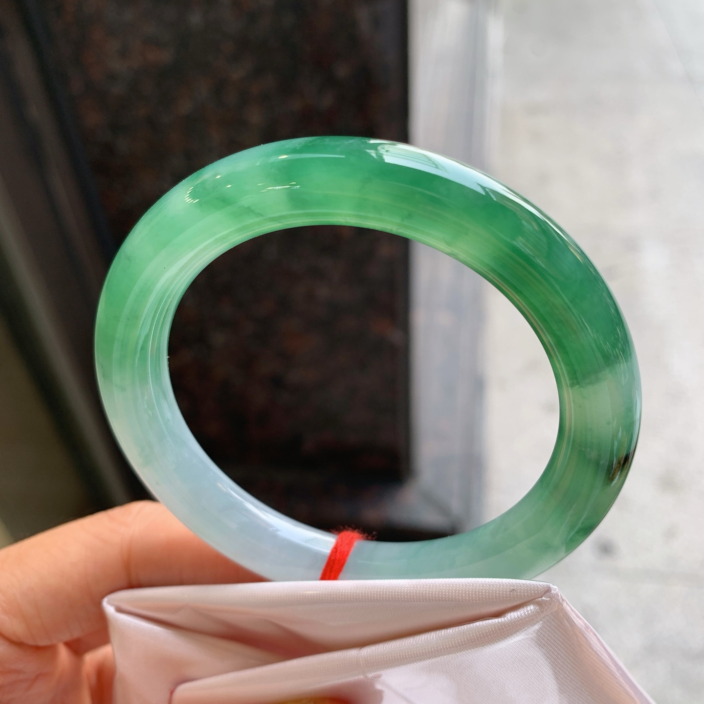 圆条冰飘花 微细纹 尺寸：55/9.6/10 细腻