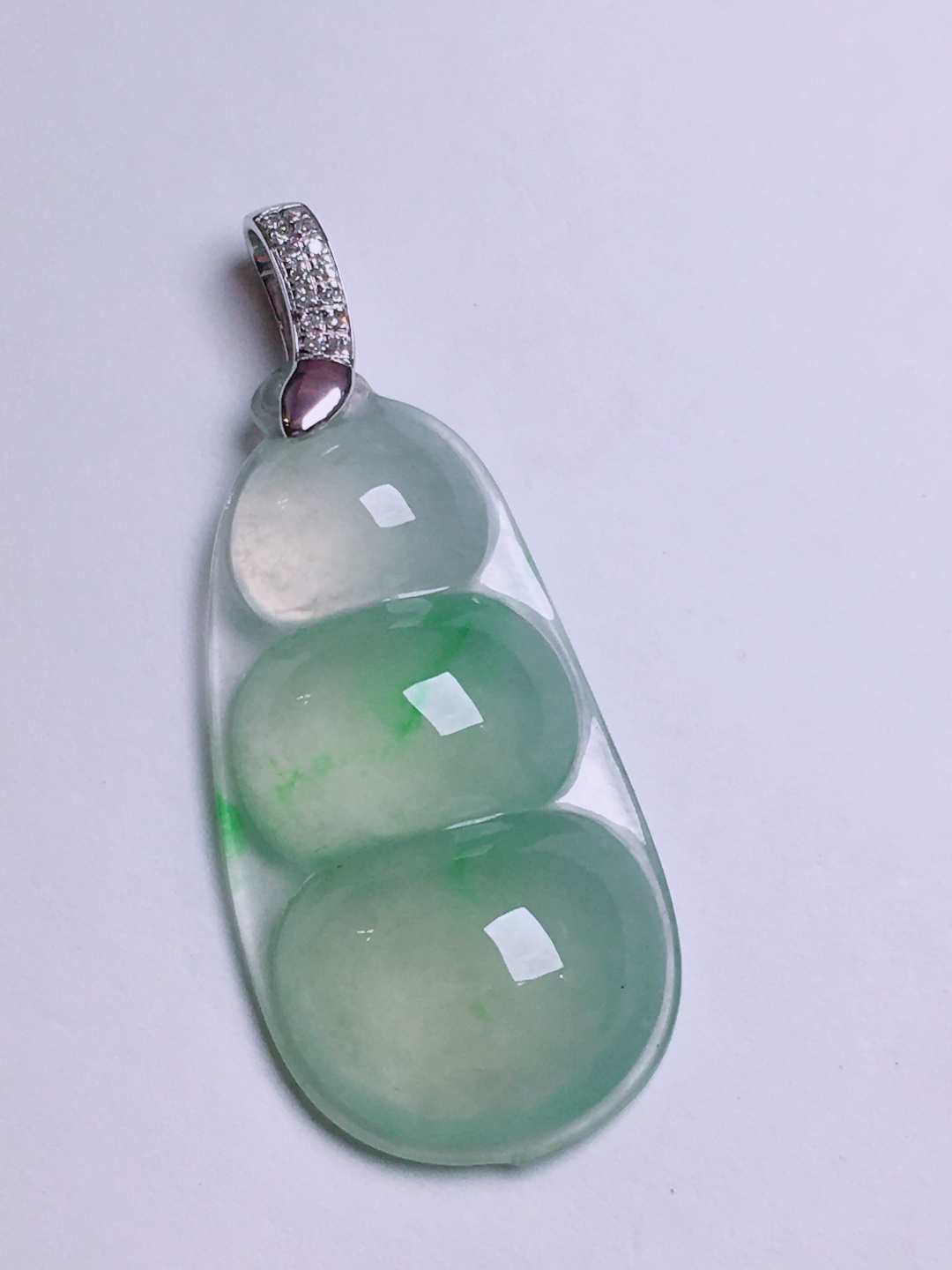 ️绿福豆吊坠，晶莹剔透，新颖时尚，无裂，29-15-5.5