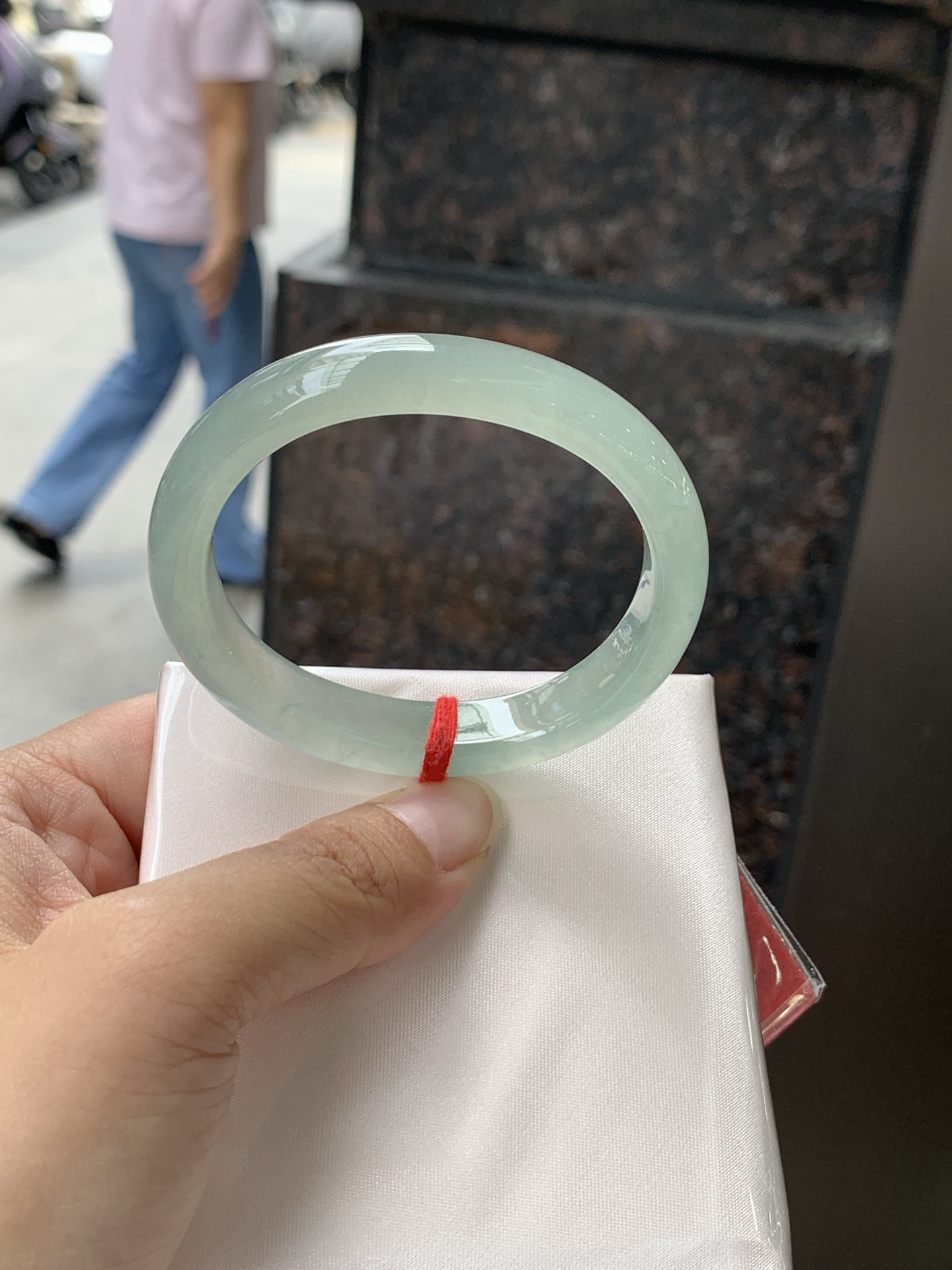 冰晴贵妃 0531-N863 打灯细纹，不影响，底妆冰透，清爽耐看的均匀晴底，夏季美好的冰凉感，时而晴而晴蓝，随光线变化如梦如幻