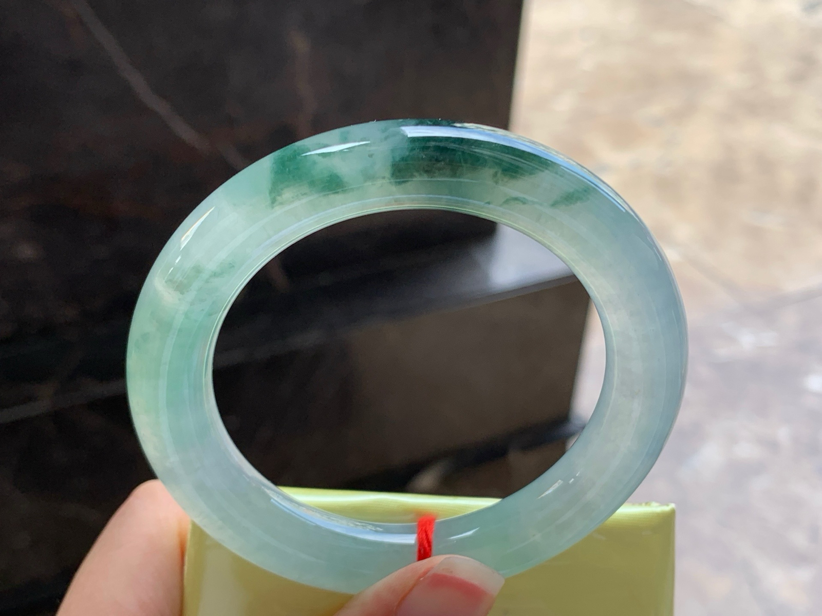 55-11.3
飘花圆条手镯^_^飘花浓郁